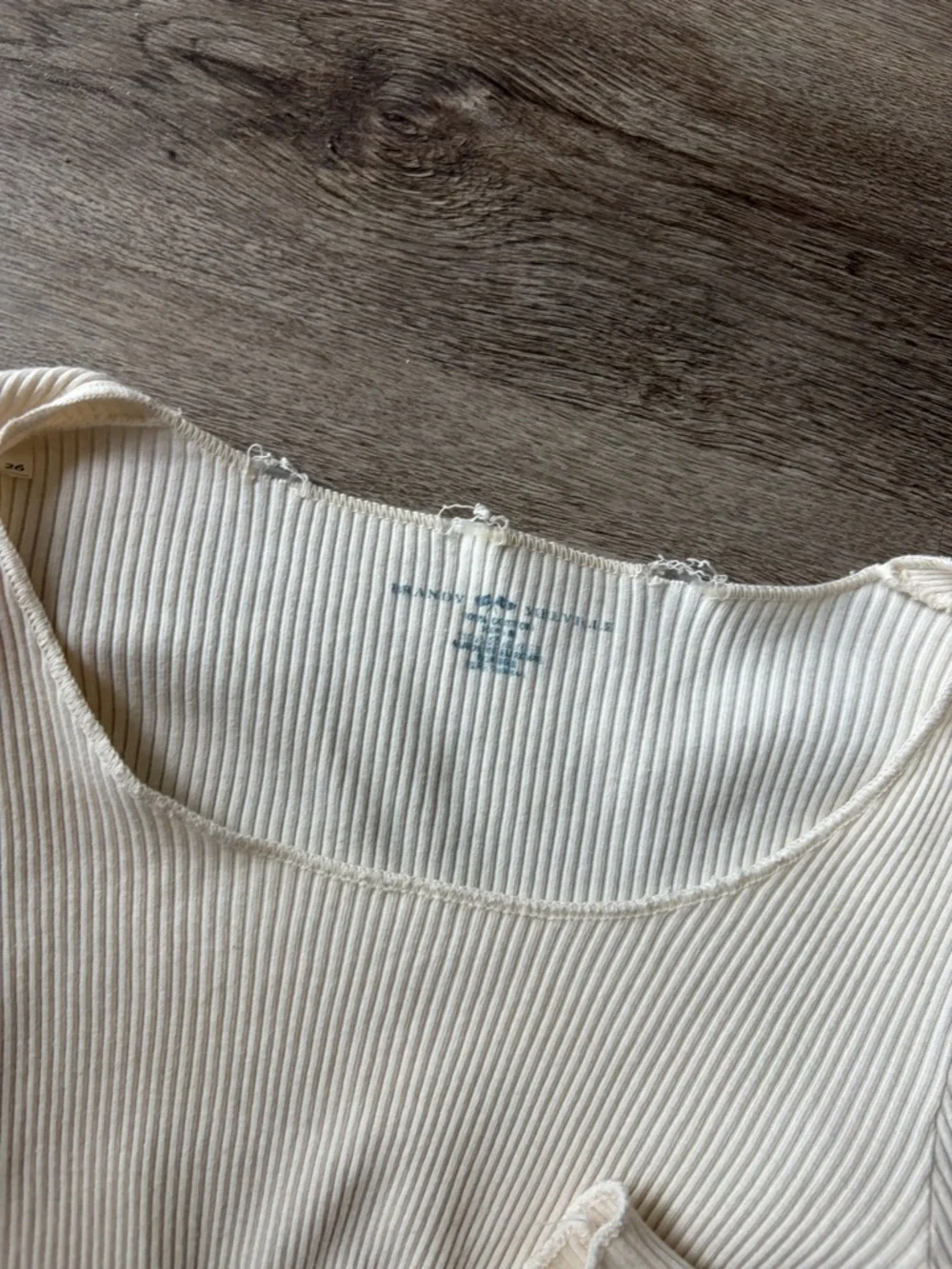 Brandy Melville long sleeve - Picture 2 of 2